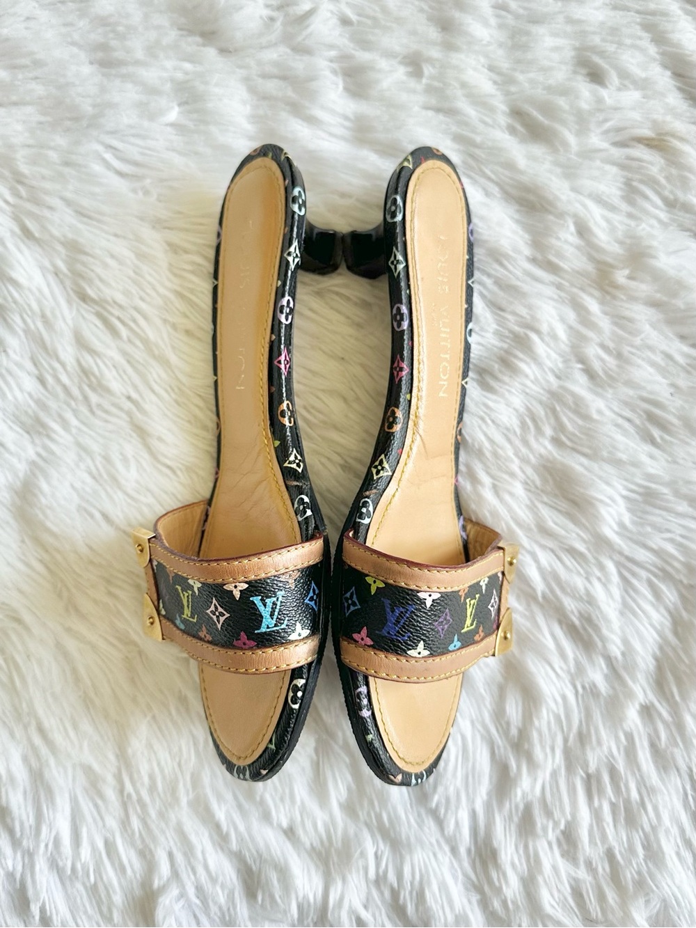 Vintage Louis Vuitton monogram kitten heels - Picture 6 of 8